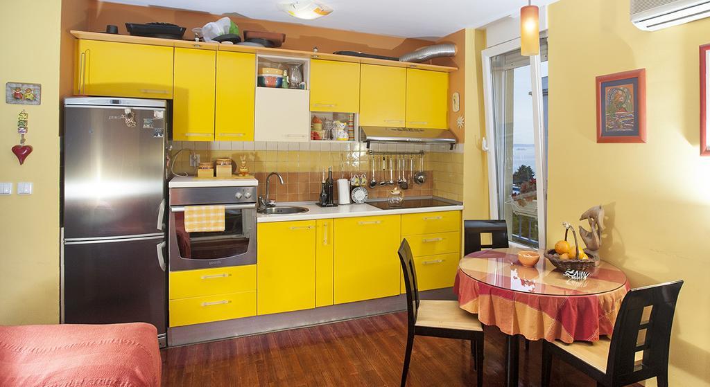 Apartment Sunny Yellow - With Balcony And Parking Place, Спліт Номер фото